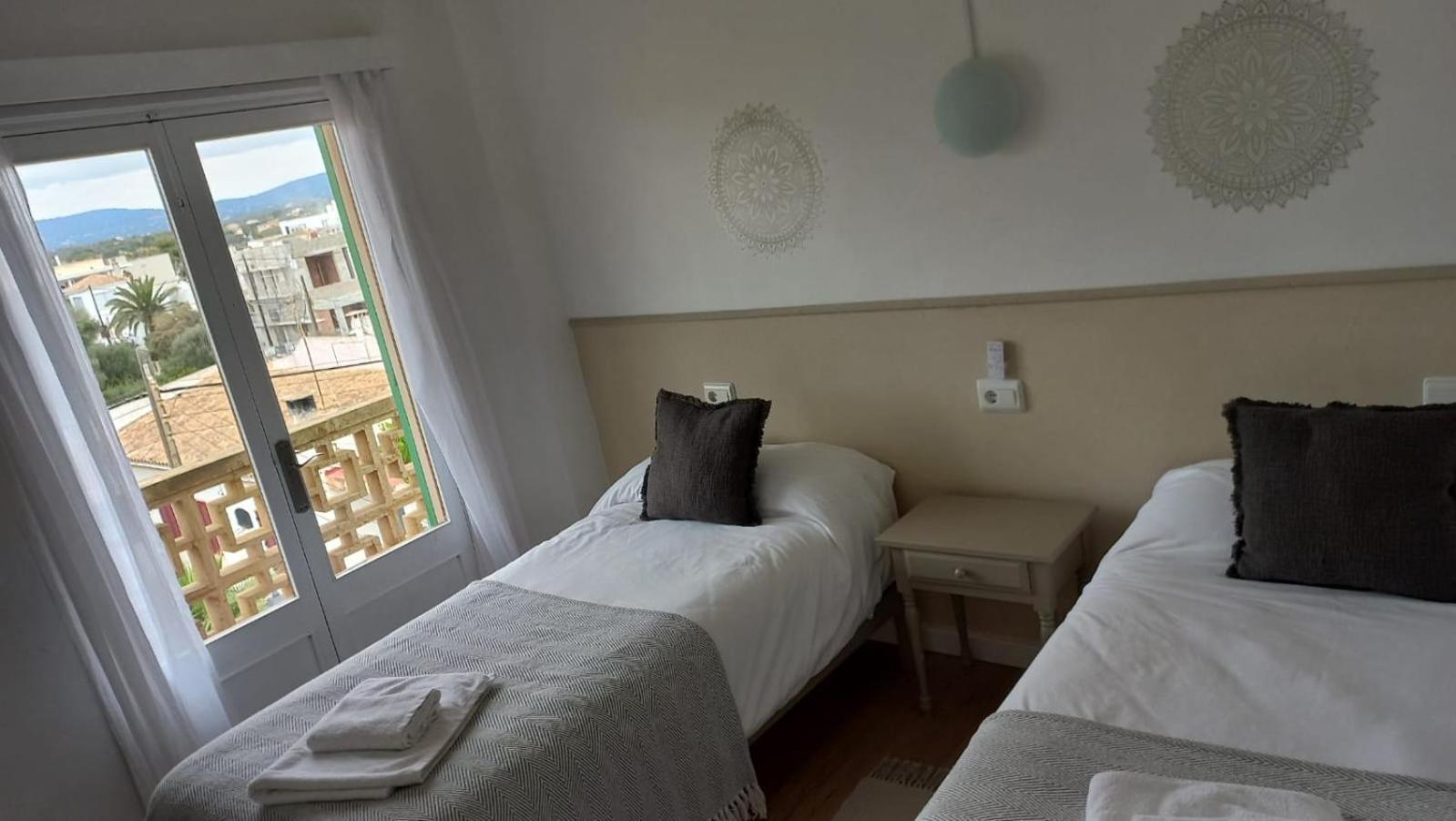 Apartamentos Can Salas カラ・フィゲラ エクステリア 写真