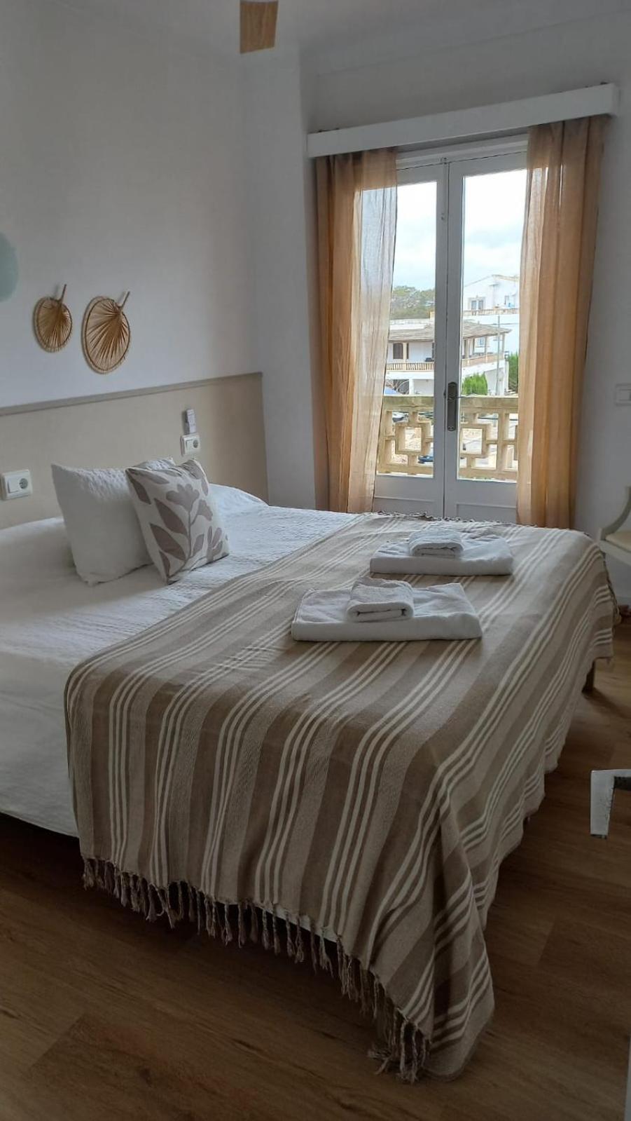 Apartamentos Can Salas カラ・フィゲラ エクステリア 写真